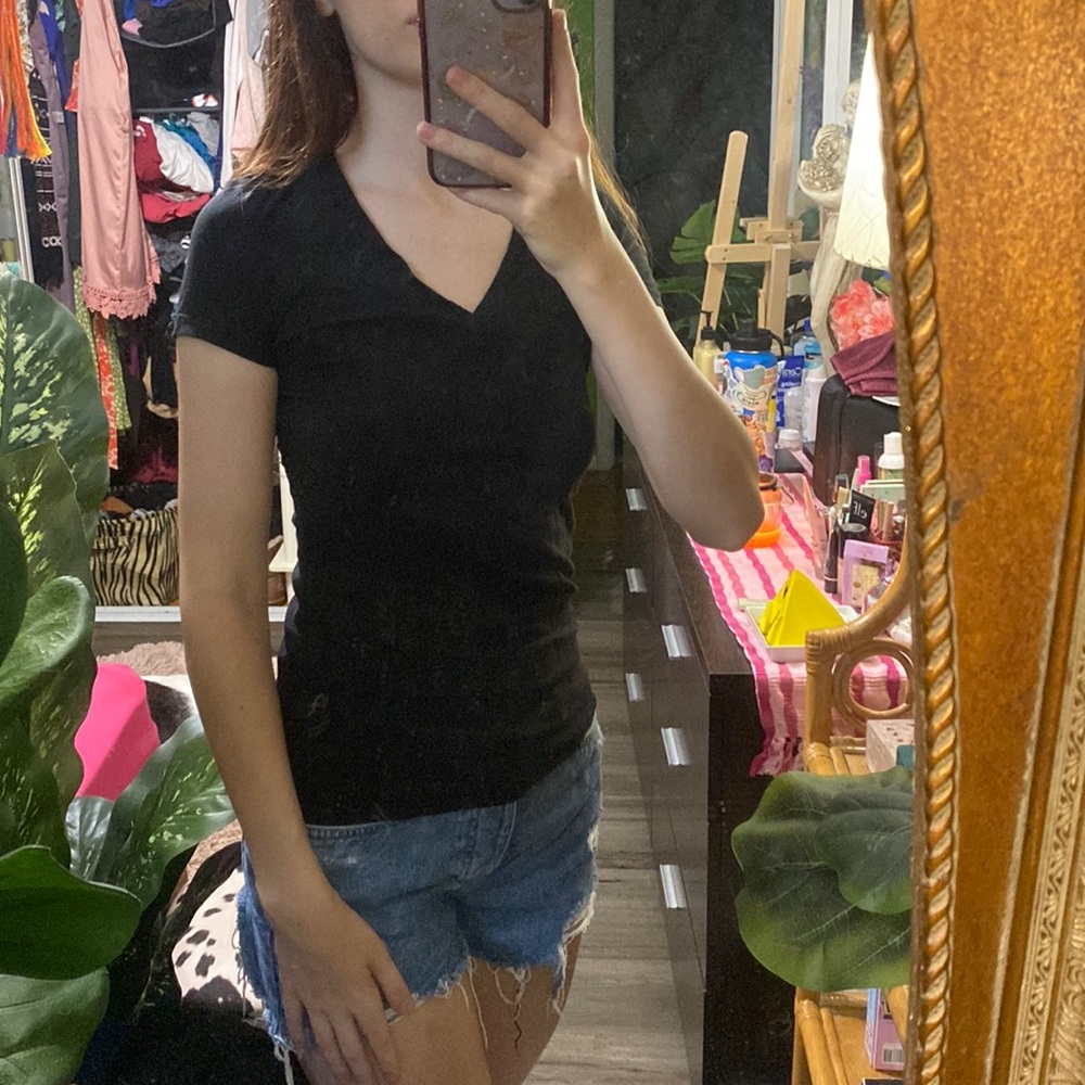 H&M basic divided v neck tee